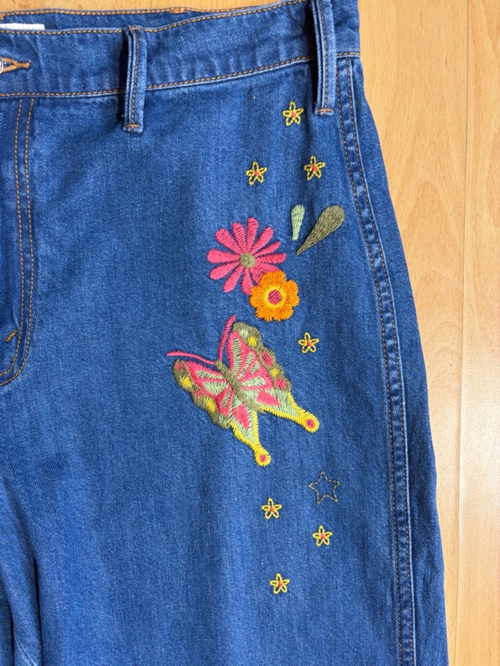MOTHER The Heyday Hustler Roller Wide Leg in Hodgepodge Floral Embroidery - Picture 13 of 16